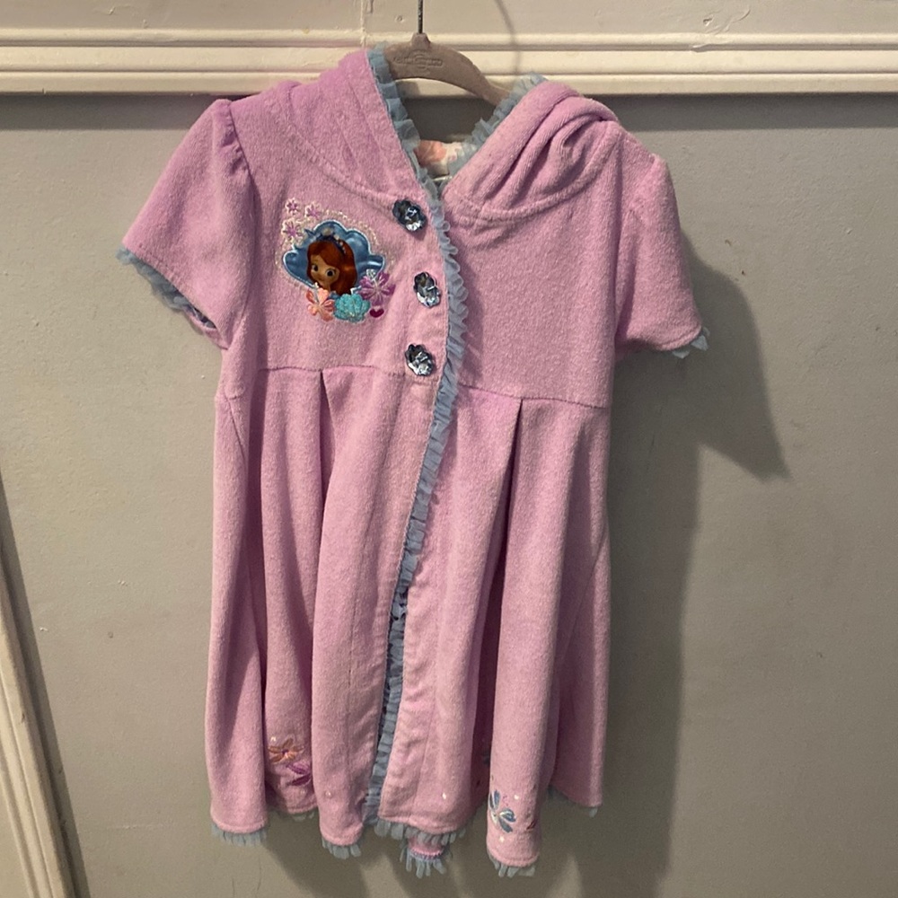 Disney robe  Size 5/6 prefect for the beach